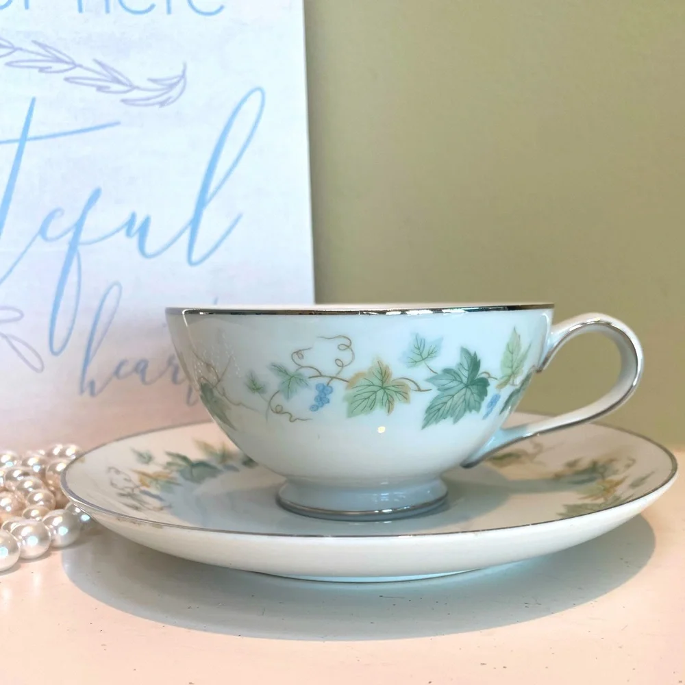 Vintage Teacup With Saucer Set Floral Vineyard Manor Fine China Japan Grape Leaf